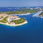 1 Bedroom Beautiful Apartment In Pula
