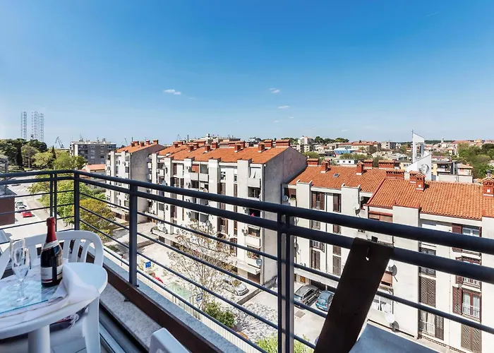 1 Bedroom Beautiful Apartment In Pula