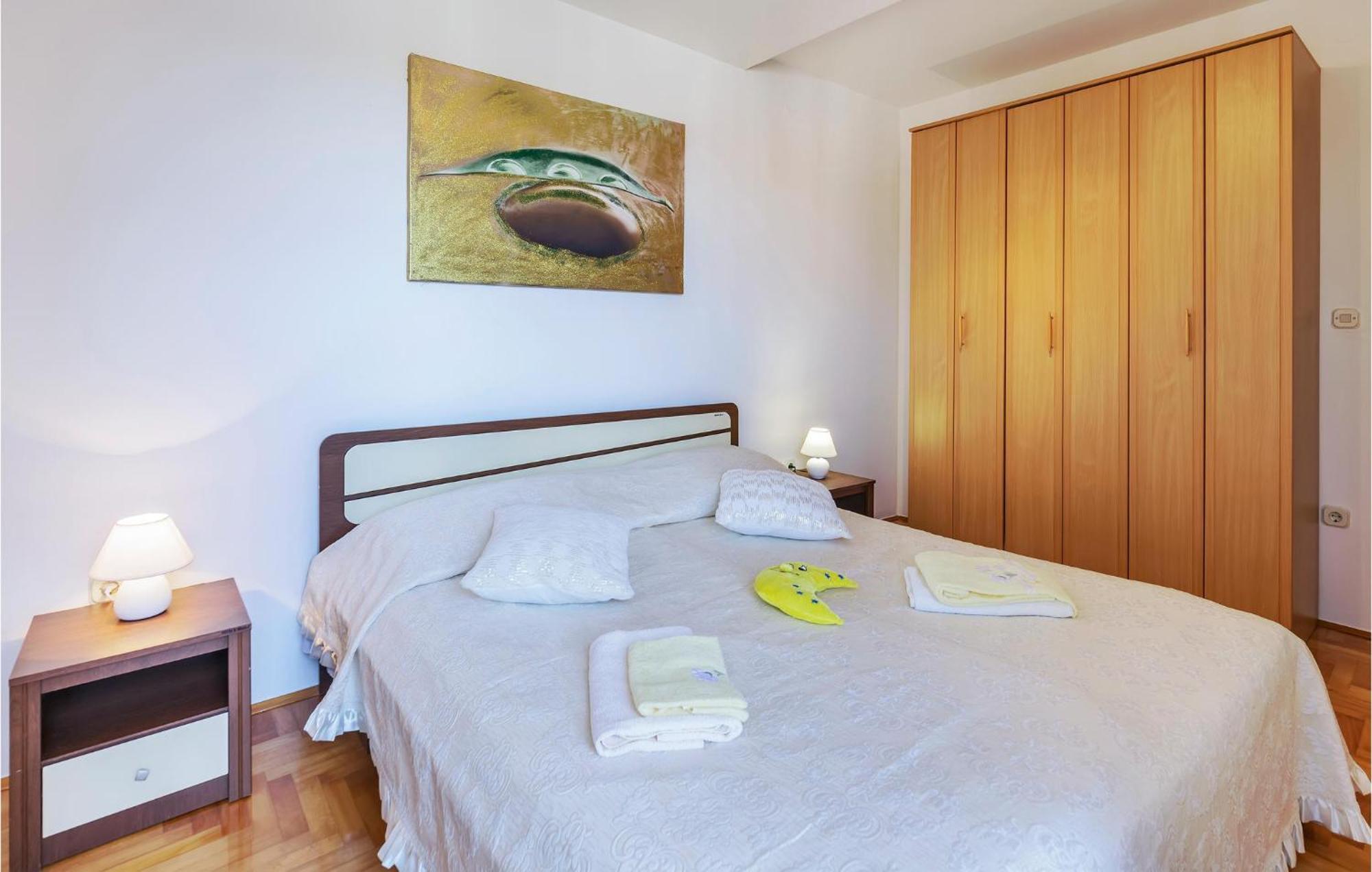 Apartman 1 Bedroom Beautiful In Pula